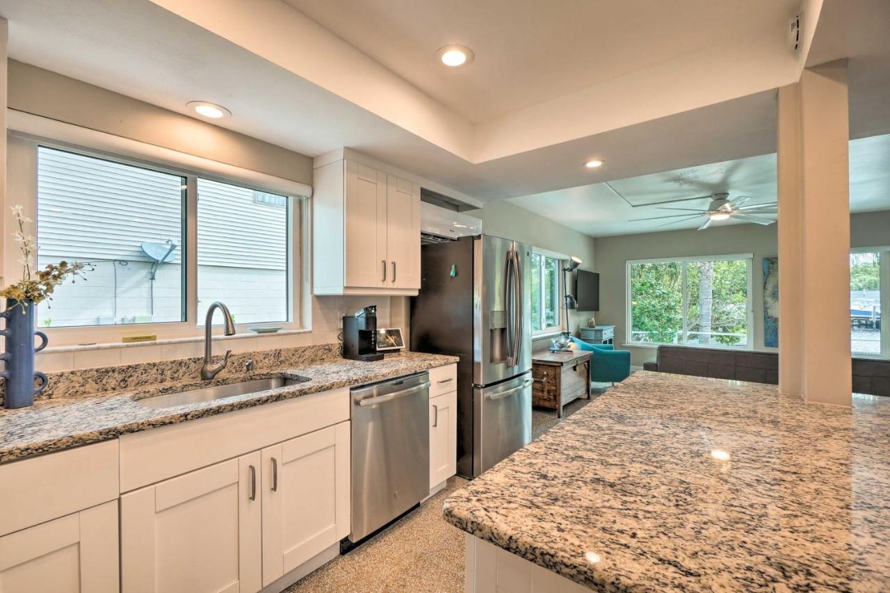 Pet-Friendly Waterfront Home - 2 Mi To Beach! 塔彭斯普林斯 外观 照片