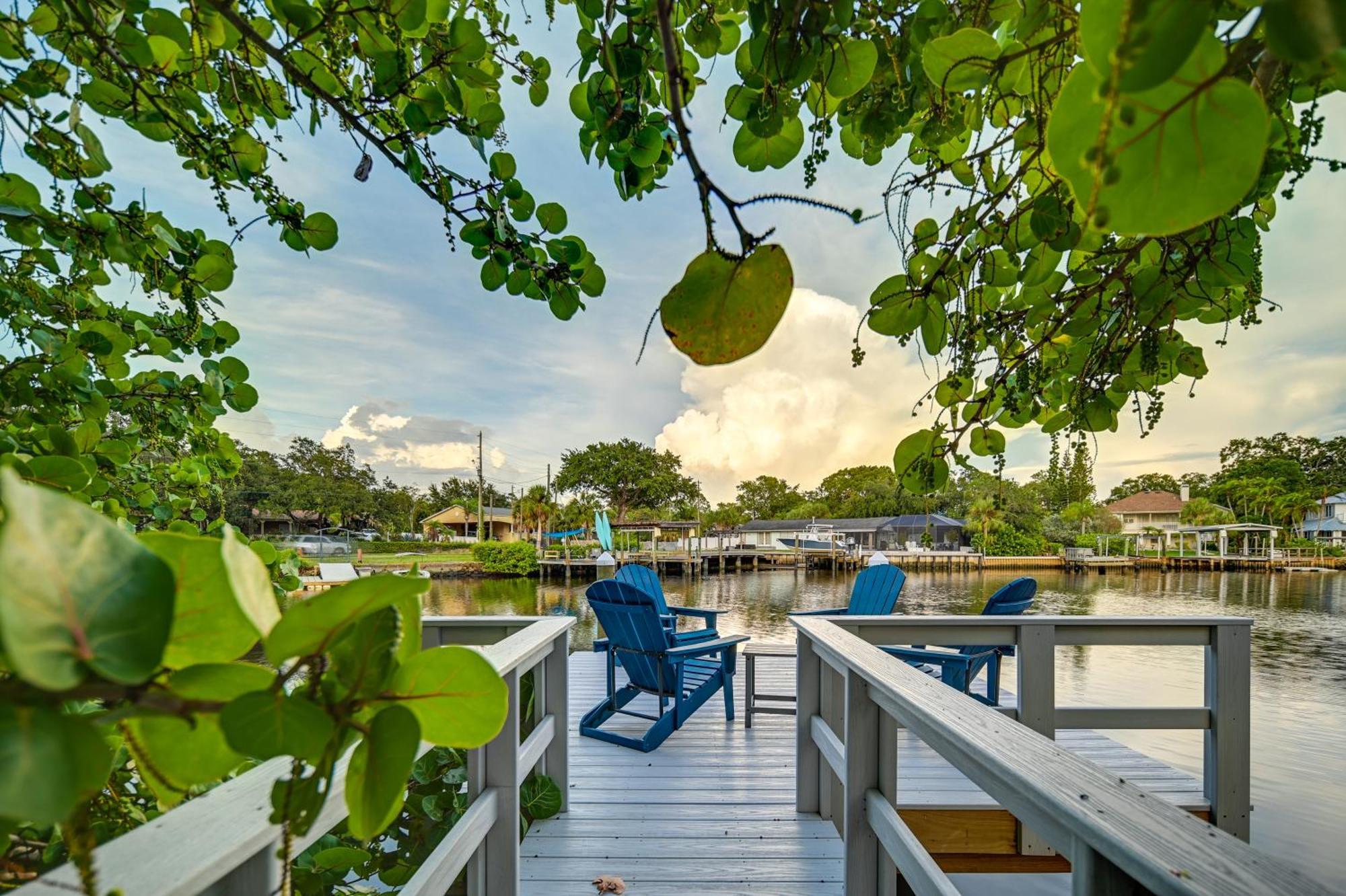 Pet-Friendly Waterfront Home - 2 Mi To Beach! 塔彭斯普林斯 外观 照片