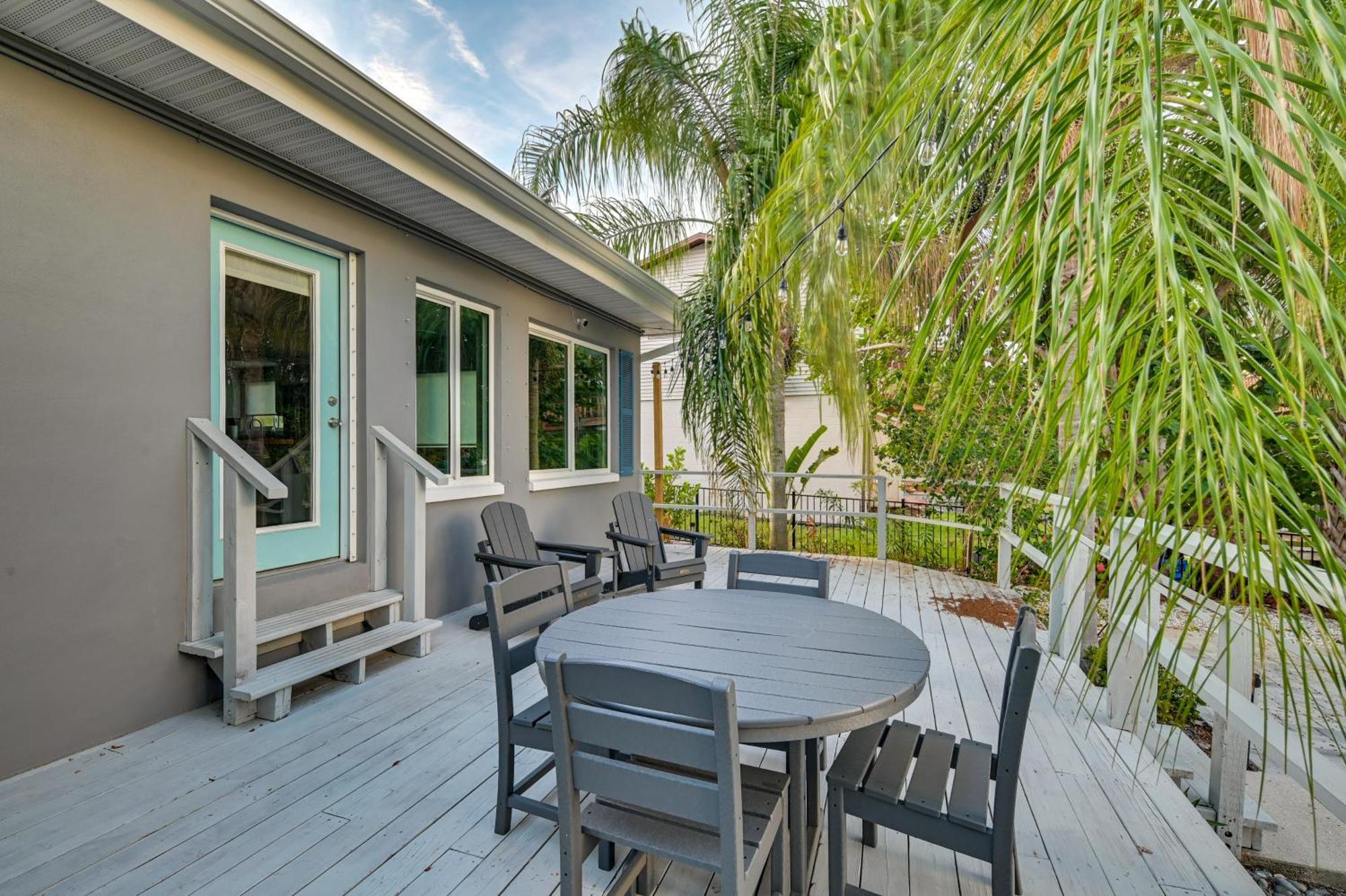Pet-Friendly Waterfront Home - 2 Mi To Beach! 塔彭斯普林斯 外观 照片