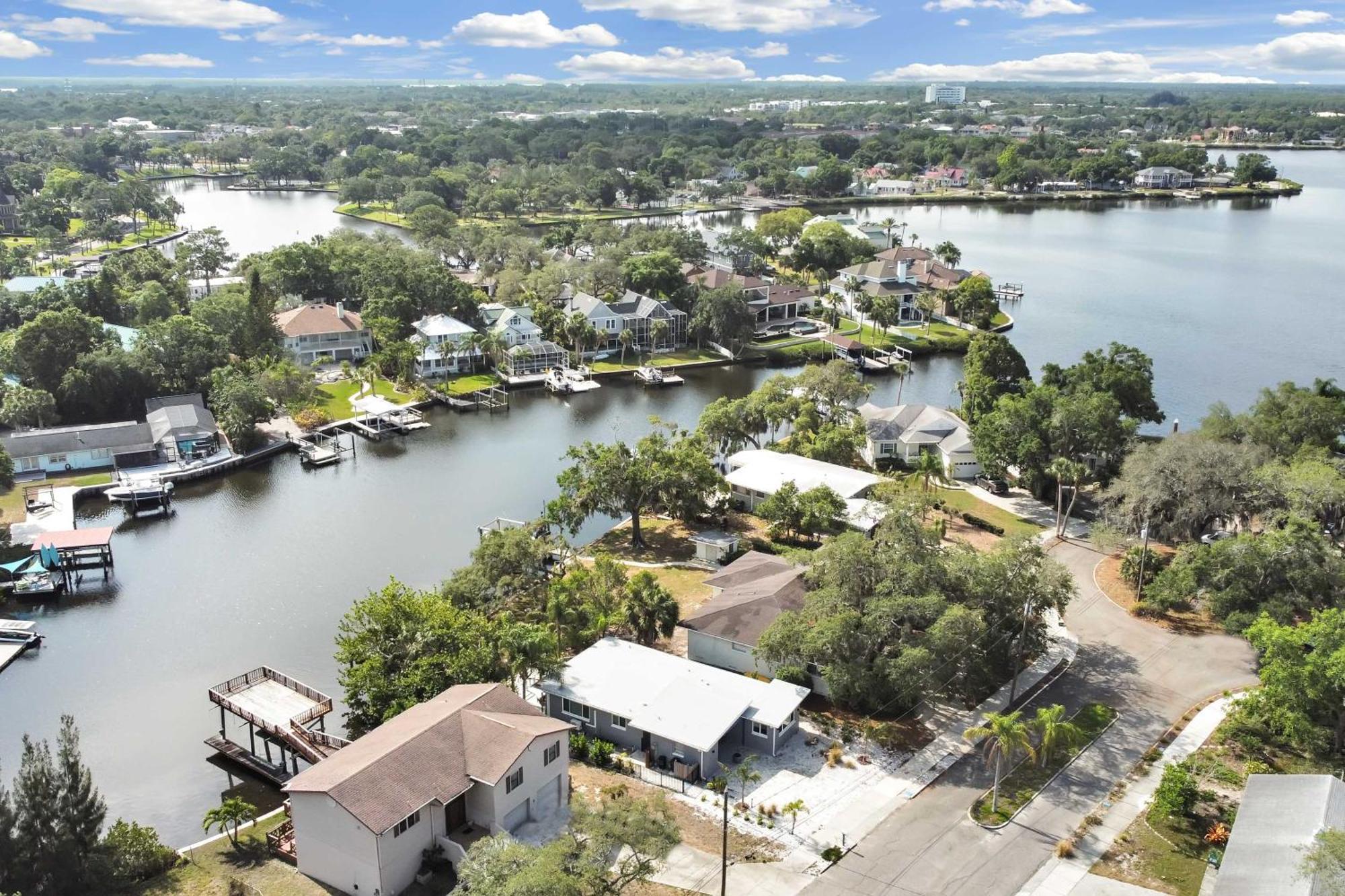 Pet-Friendly Waterfront Home - 2 Mi To Beach! 塔彭斯普林斯 外观 照片